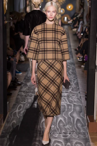 Look 9